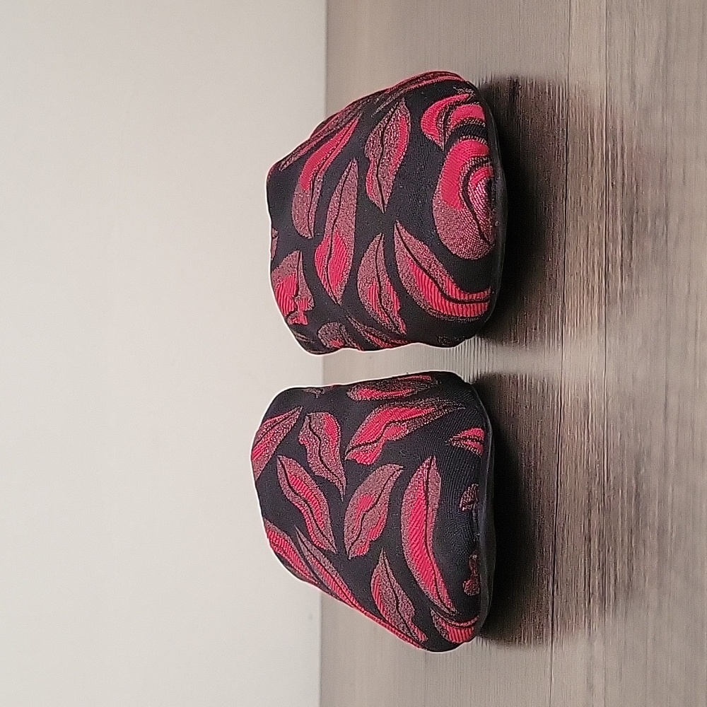 Urban Outfitters UO Lips Pointed Toe Fabric Mules / Slip On Flats - Picture 4 of 16